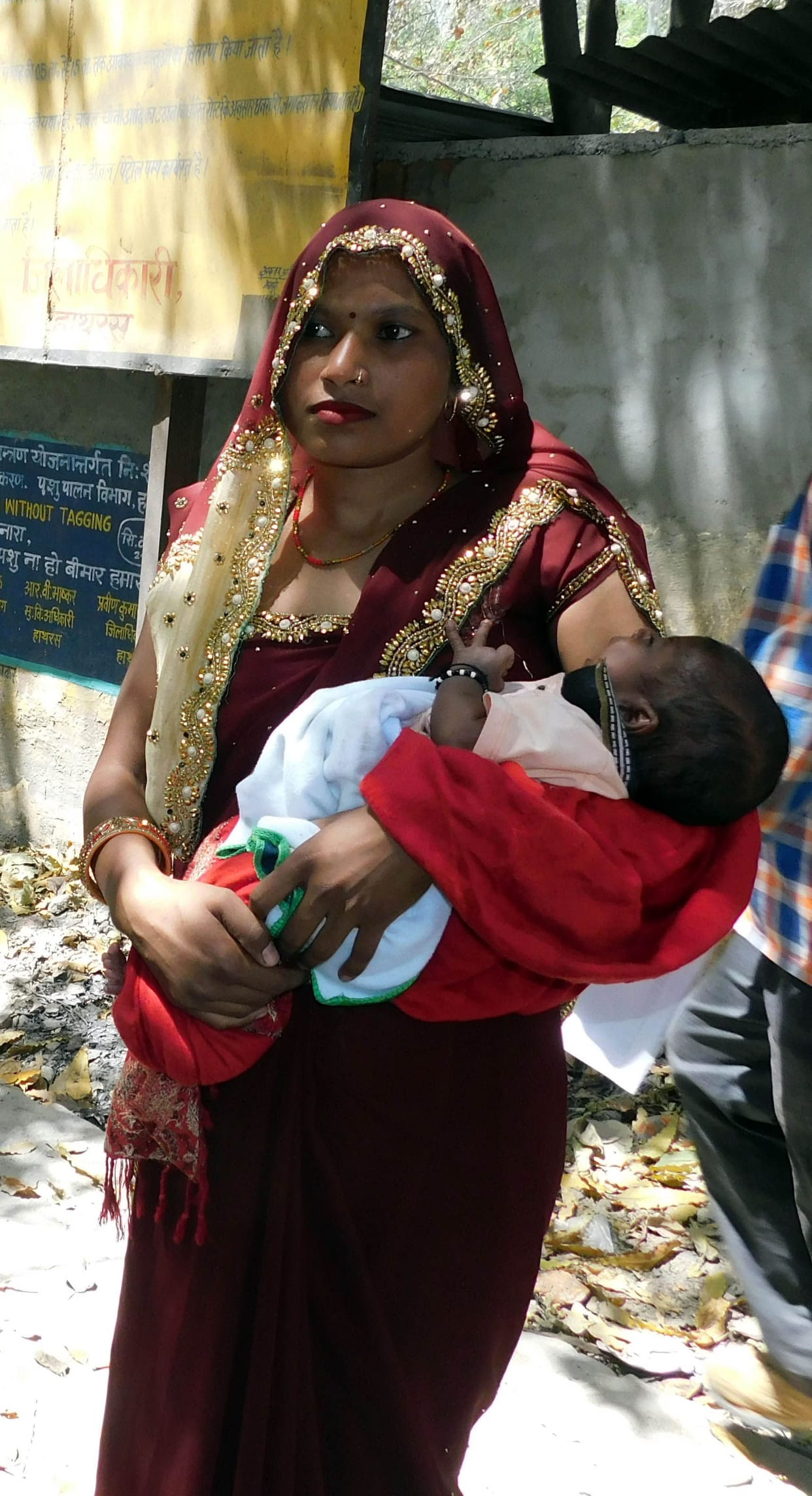 women candidate comes with children to file nomination