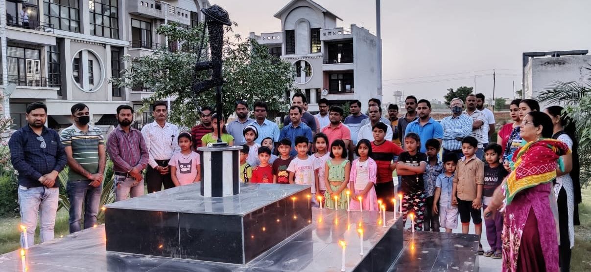 Candle march in protest against Naxalite attack