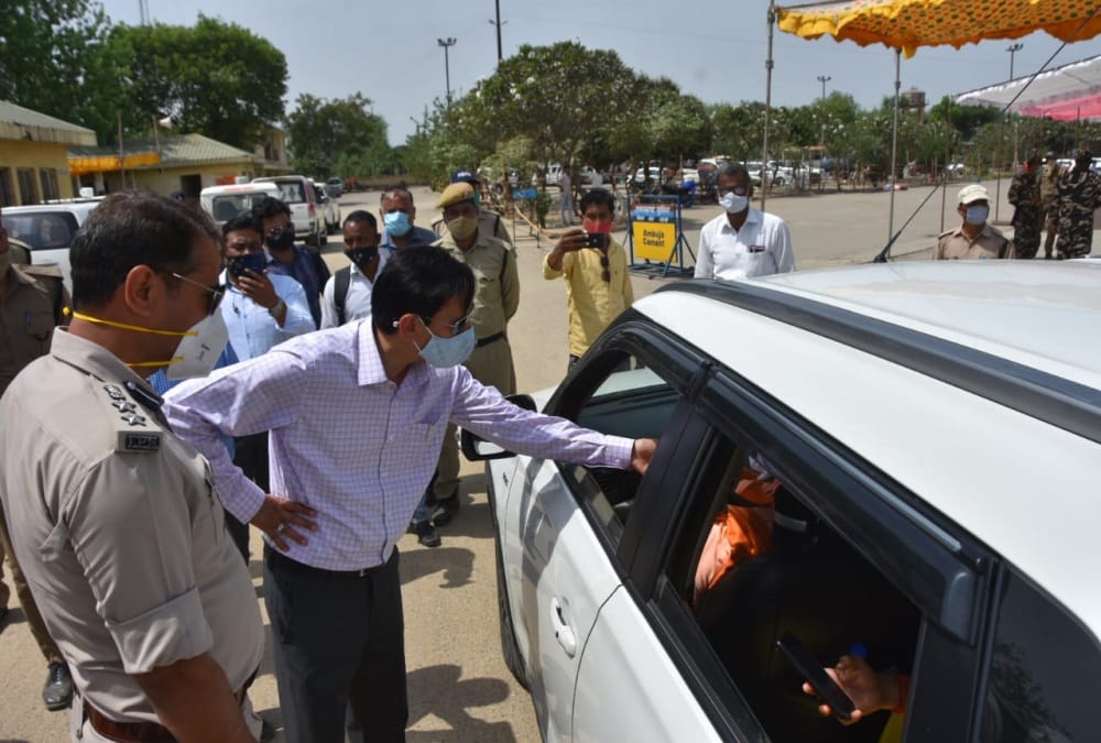 Haridwar Maha Kumbh 2021: Mela Officer Doing Checking on Narsan Border Photos