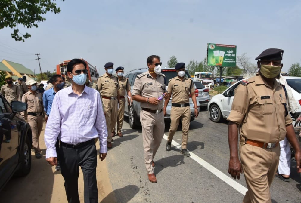 Haridwar Maha Kumbh 2021: Mela Officer Doing Checking on Narsan Border Photos