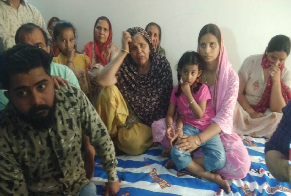 Chhattisgarh Naxal attack cobra ommando missing wife said Bring my husband back