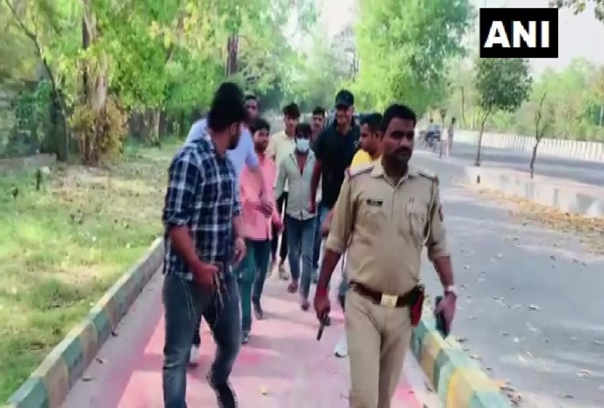 Encounter between police and miscreant One injured three arrested