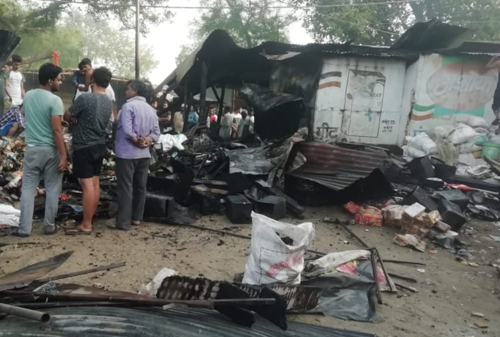 Fire broke out in a general store in itaunja in Lucknow.