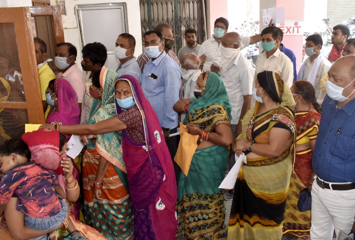 4488 installed Covid vaccine at 59 booths in Gorakhpur