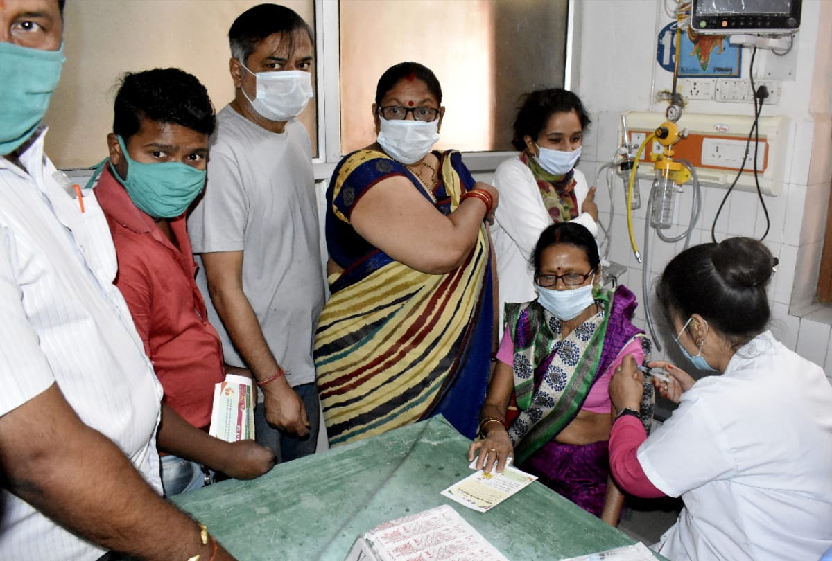 4488 installed Covid vaccine at 59 booths in Gorakhpur