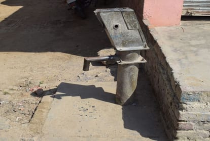 Water Crisis In Mainpuri 800 House People Protests