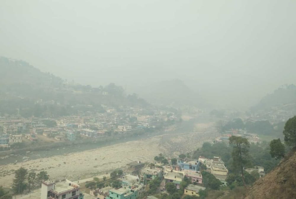 Uttarakhand News: Dense Mist from forest fire in Mountain Areas photos