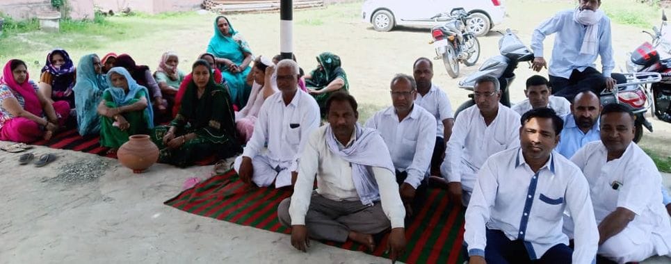In the absence of water, the people of the city staged a protest outside the office of Public Health Department