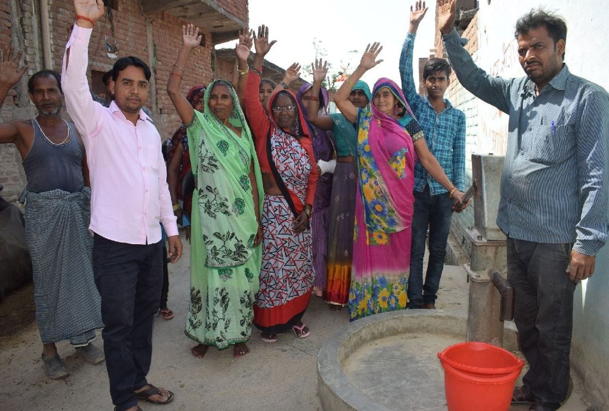 Water Crisis In Mainpuri 800 House People Protests