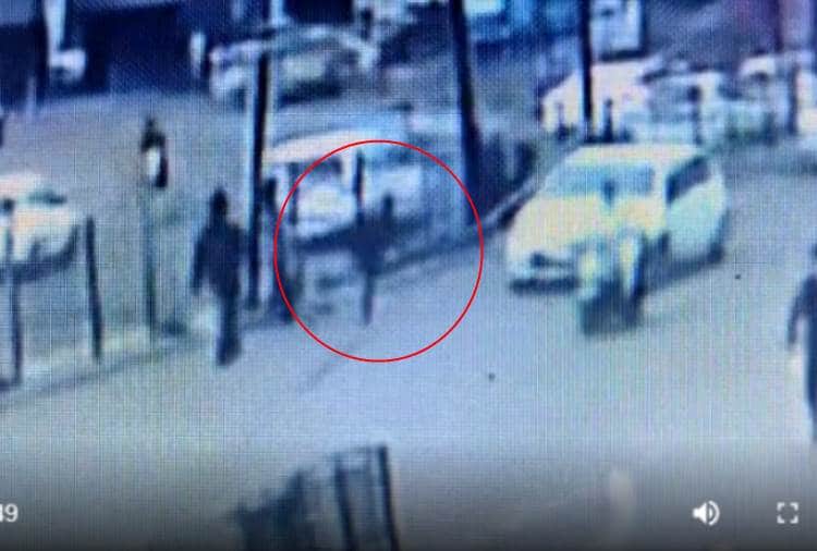 Friend push a person in front of moving car in Jalandhar of Punjab