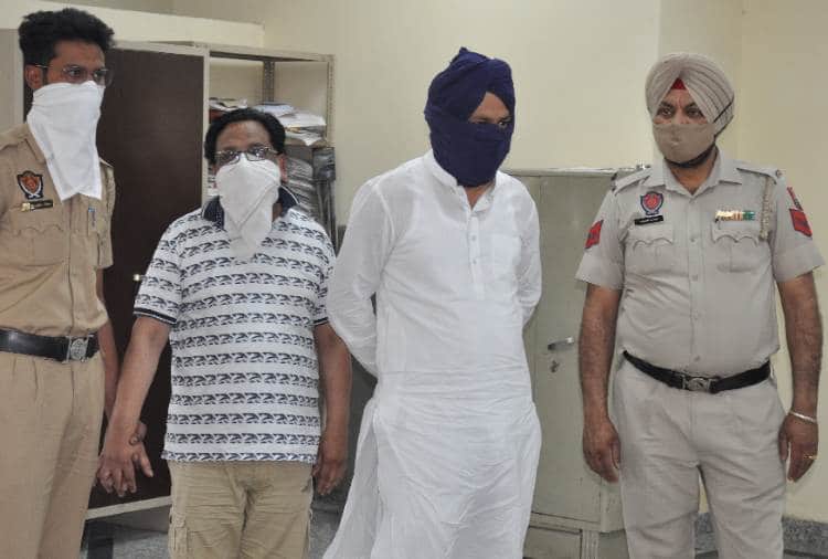 Police Busted Fraud Gang Who Provide Fake Degrees And Certificates   in Mohali of Punjab