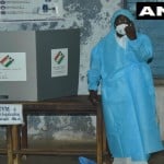 भाकपा प्रत्याशी गुणशेखरन ने पीपीई किट पहनकर मतदान किया