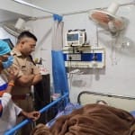 घायल रौनक ठाकुर से जानकारी लेते एसपी सिटी बोत्रे रोहन प्रमोद
