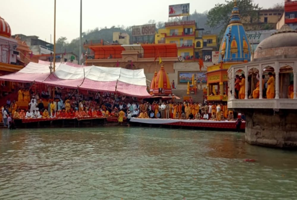 Haridwar Mahakumbh 2021: Kumbh Start With 151 shankh Voice, Cm Doing Ganga Puja Photos