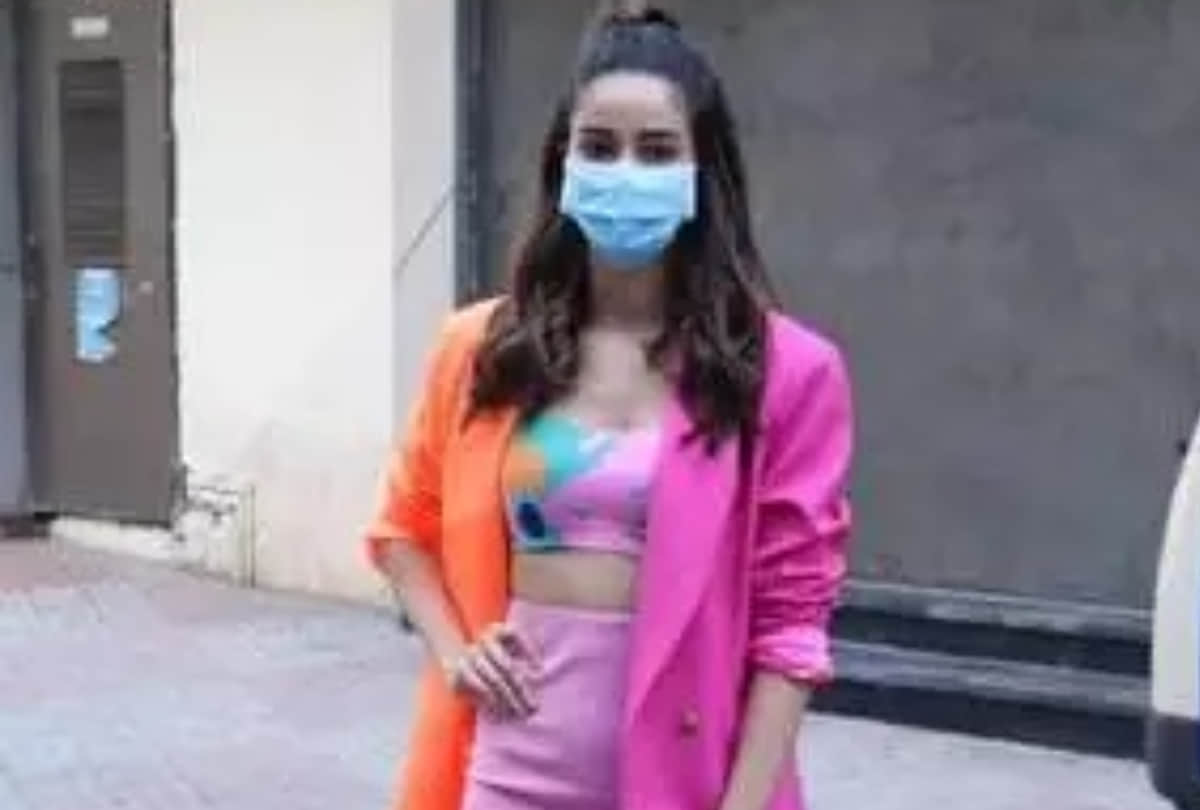 ananya pandey latest photos wearing pink short skirt with crop top