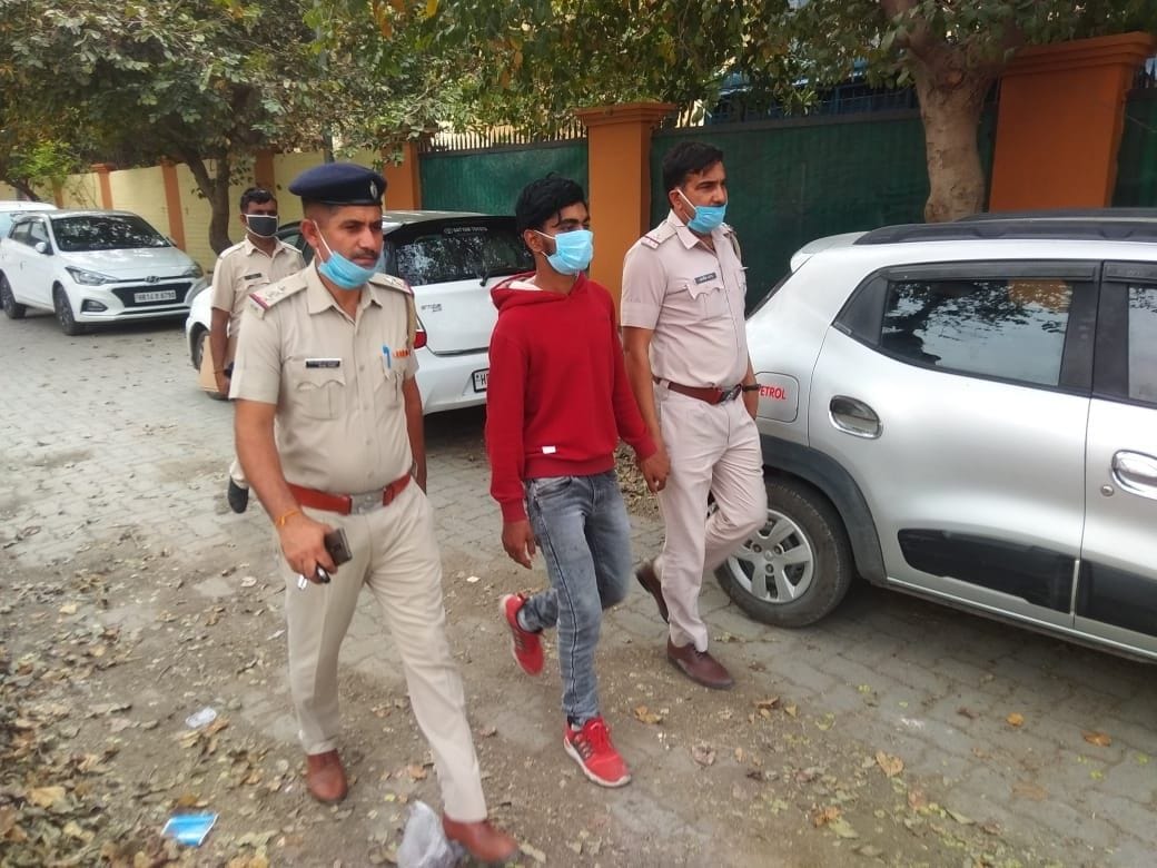 Five accused caught trying to steal