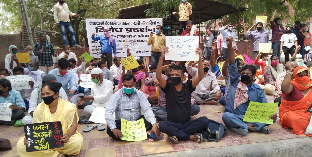 The people of village Khori demonstrated at the secretariat in faridabad