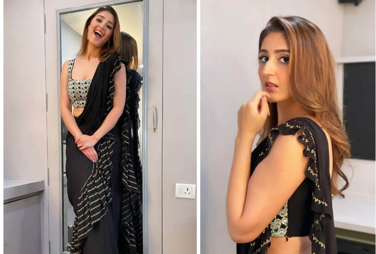 singer dhvani bhanushali look gorgeous in indian idol 12 set