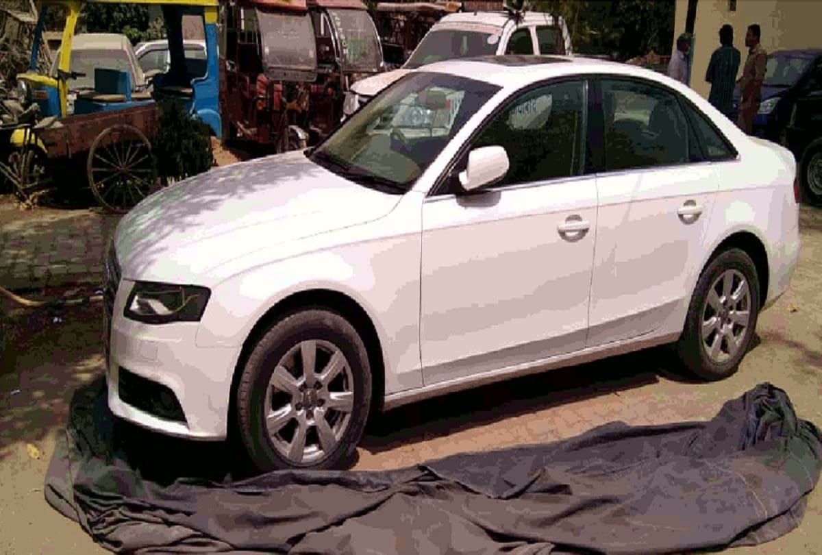 Stunt on Audi, police seizes Left five young men with warnings