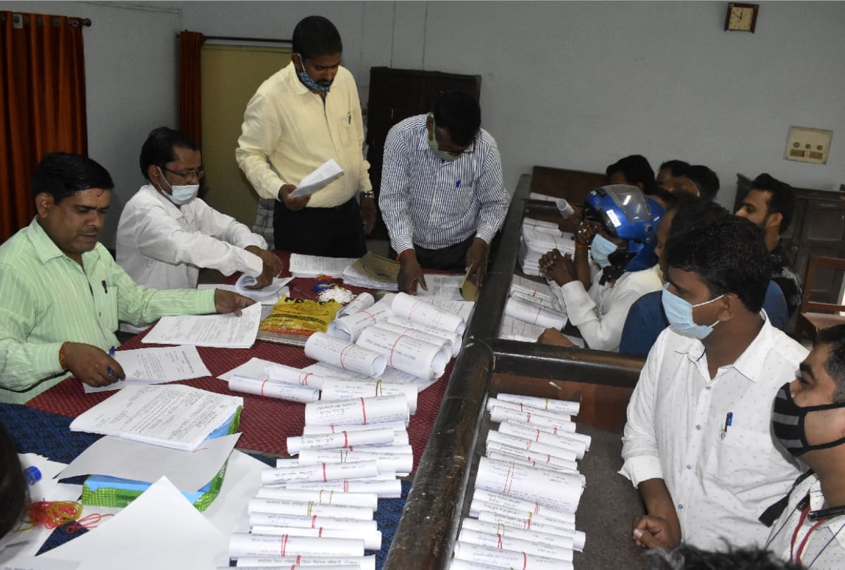 people avoid duty in UP panchayat chunav 2021