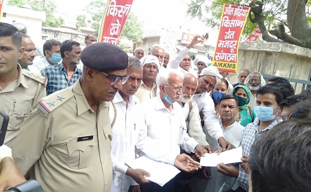 protest, farmers fci godown