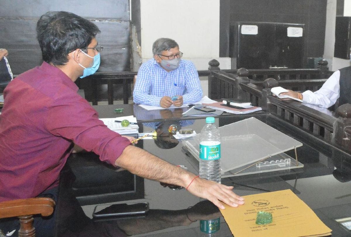 up panchayat chunav 2021: candidate nomination filed with fake certificate in Agra