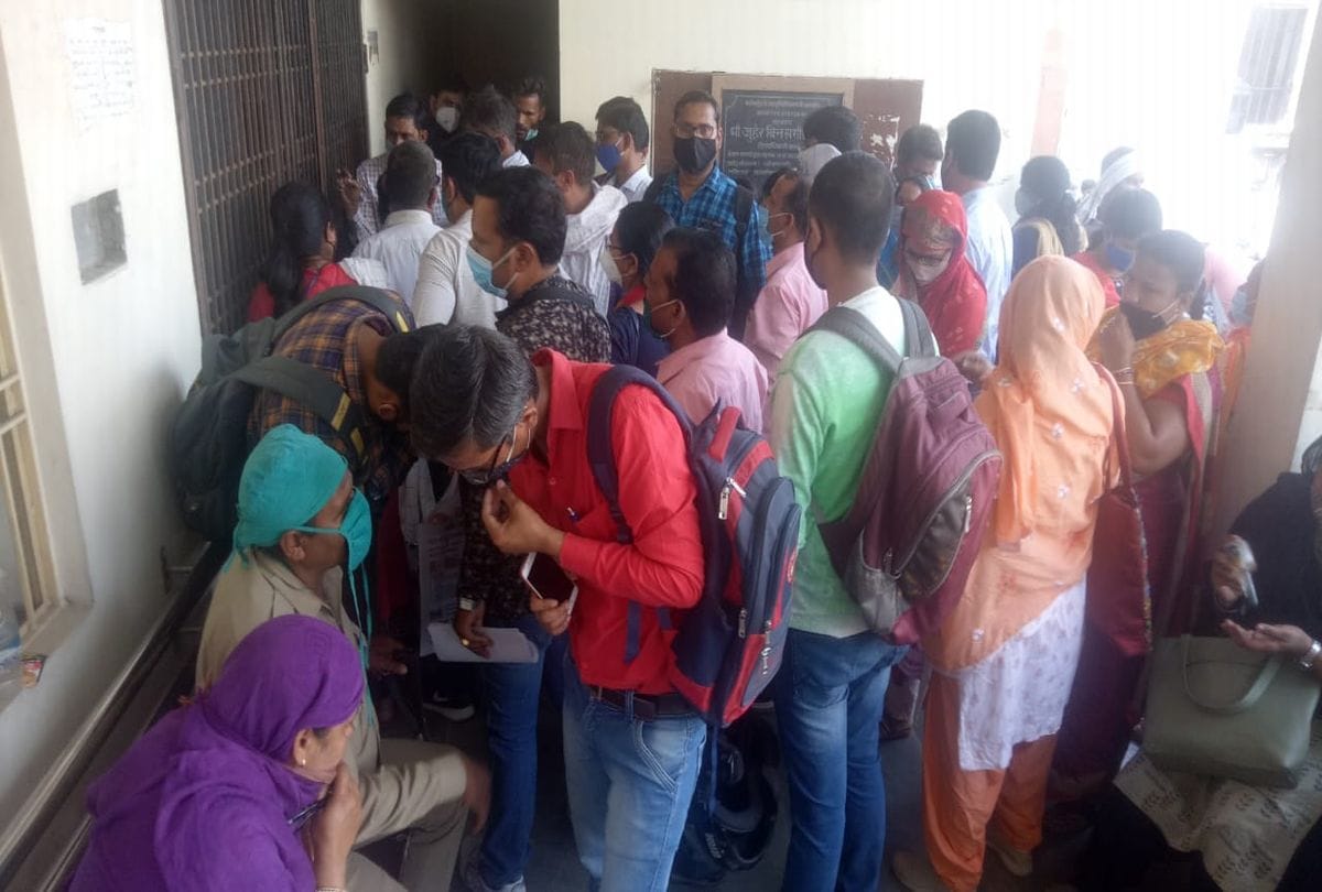 up panchayat chunav 2021: seventeen thousand employees will be deployed for voting in Agra