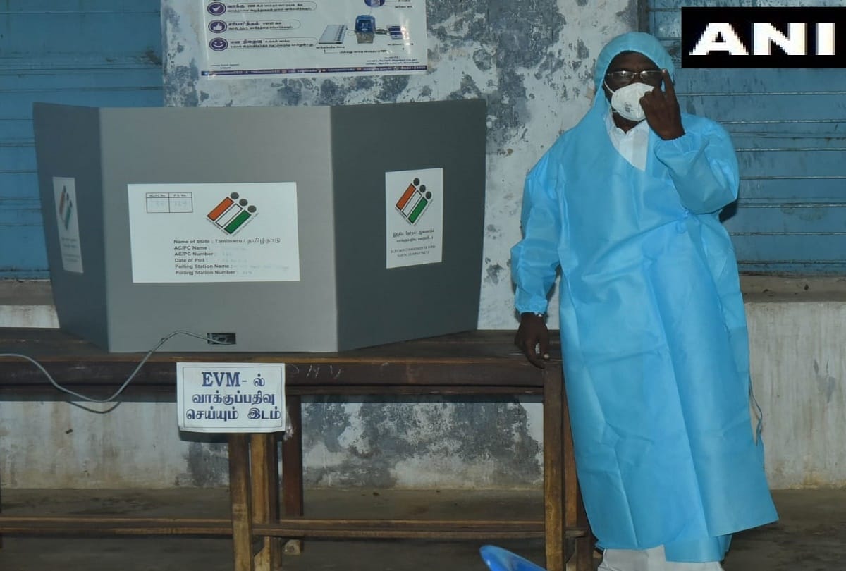 Voting in PPE kit: Even after the corona infection, candidates and voters held duty for democracy, see some unique pictures of voting