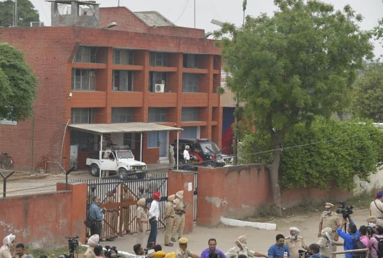 Mukhtar Ansari Handover to Uttar Pradesh Police by Ropar Jail Administration