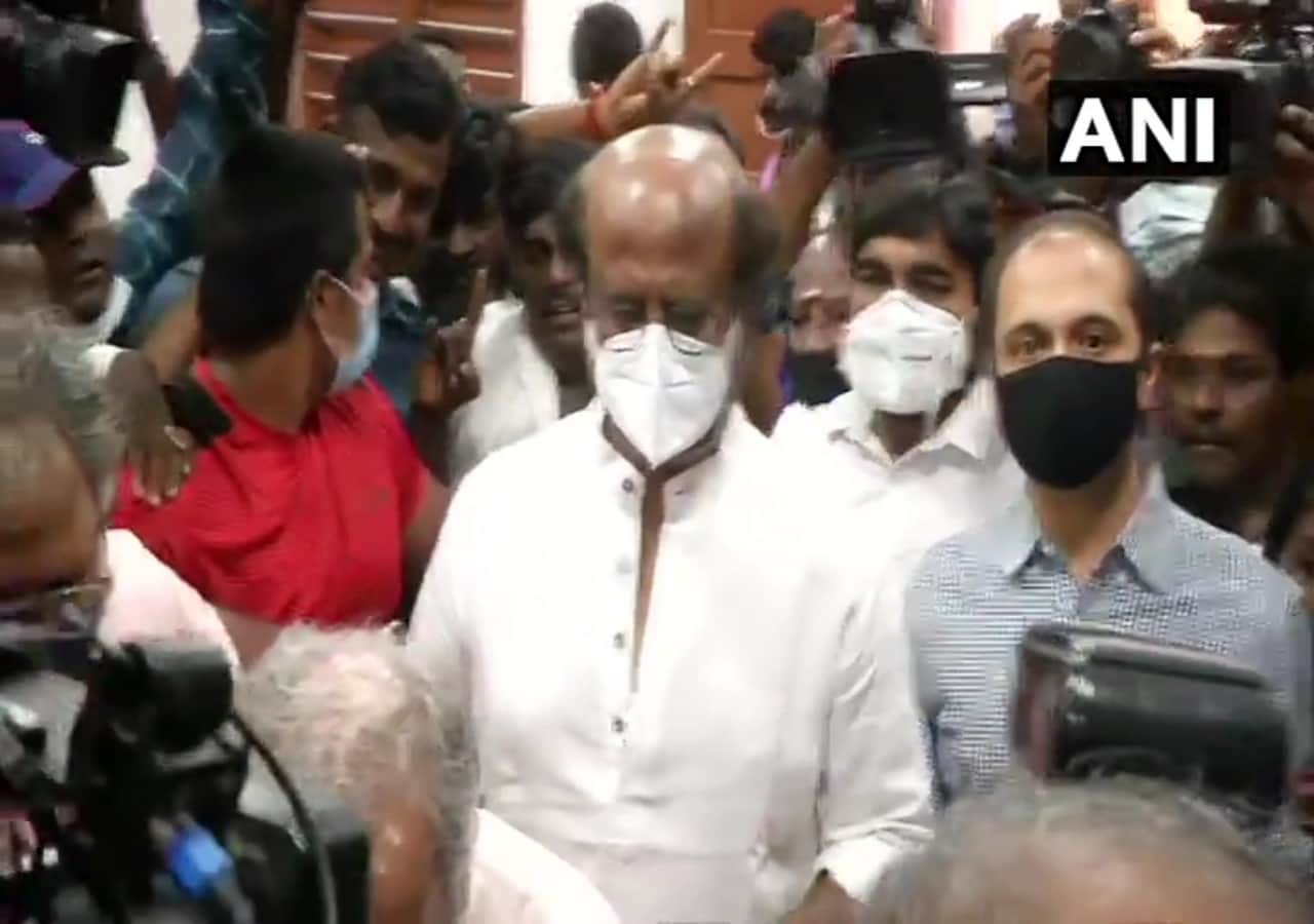 Kamal Haasan cast vote alone with daughters Shruti Haasan and Akshara in Tamil Nadu rajnikant rajnikanth cast vote