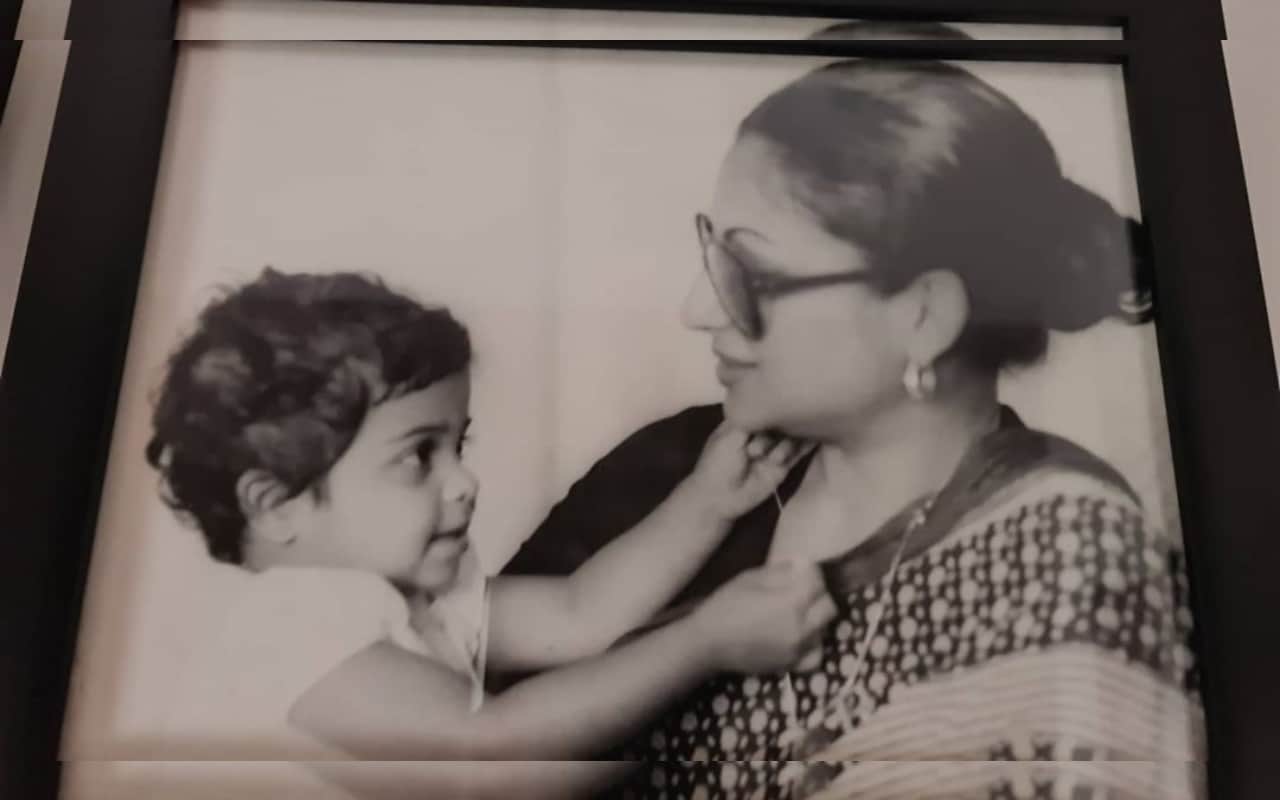 actresses left acting after becoming mother Sharmila Tagore Twinkle Khanna Lara Dutta and Neetu Singh