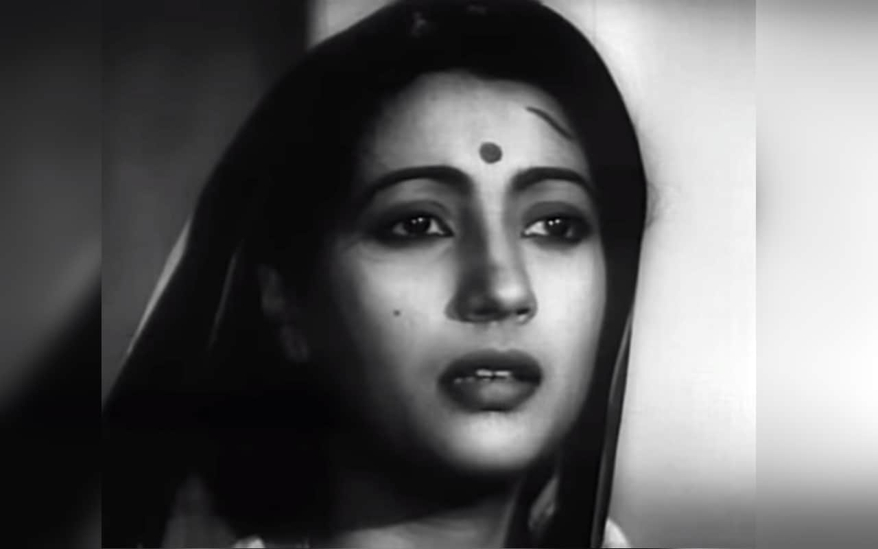Suchitra Sen Birth Anniversary Suchitra Sen was Fabulous actress of Bengali and Hindi cinema she refused to accept the Dadasaheb Phalke Award
