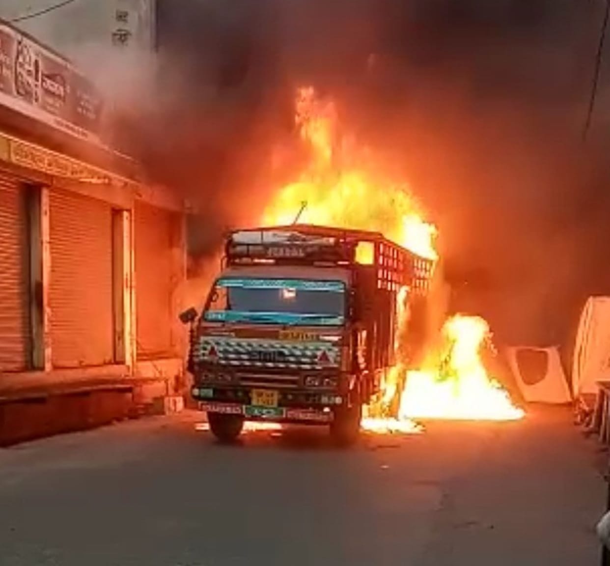 Truck fire in stone market