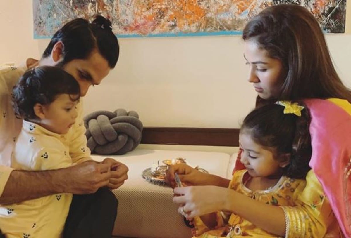 Shahid's witty reply to fan asking who's more difficult to handle, kids or wife