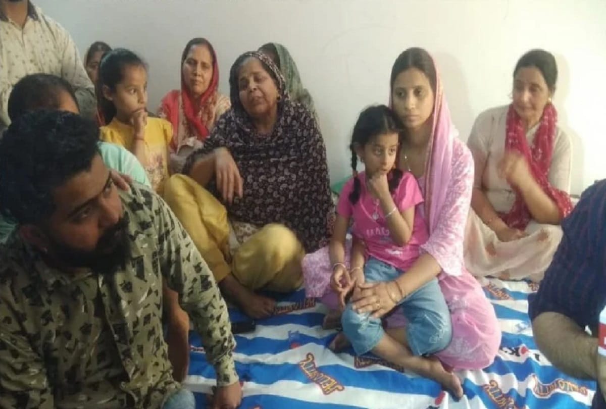 daughter of rakeshwar singh manhas says papa did not talk to me since five days