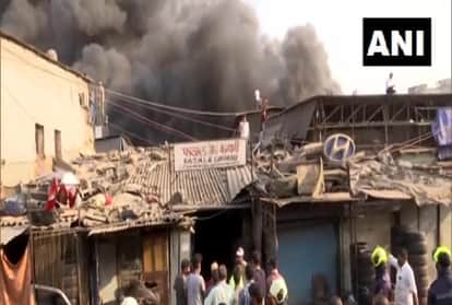 मुंबई के कुर्ला इलाके में लगी आग