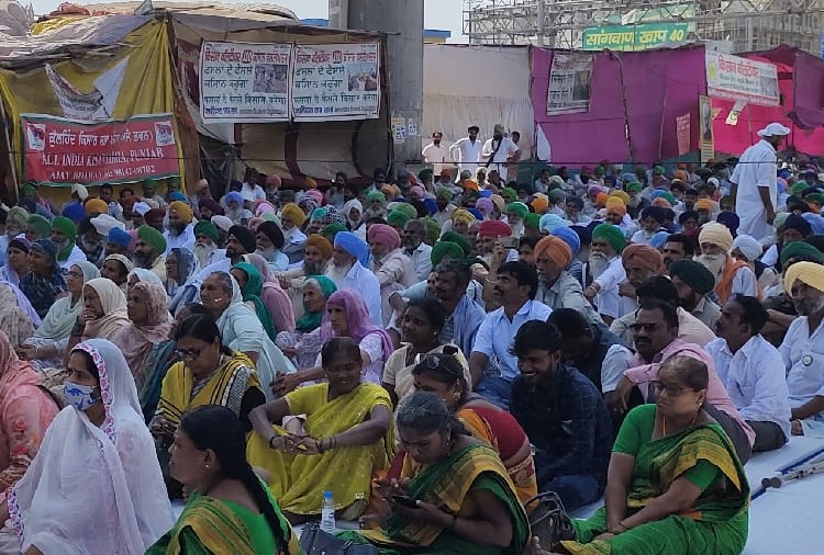 Farmers sitting on Dharna at Kundli Border suffering from Cold and Cough 