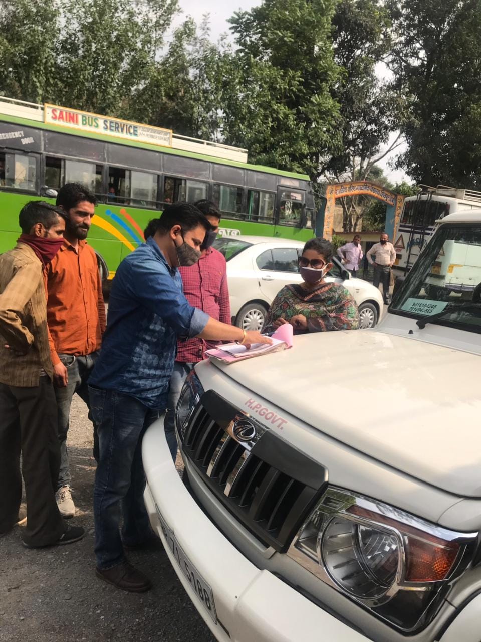 buses found without licenc in ponta sahib