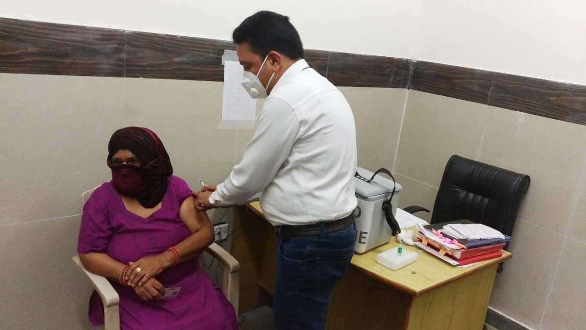corona vaccination, 989 peopoles take vaccine