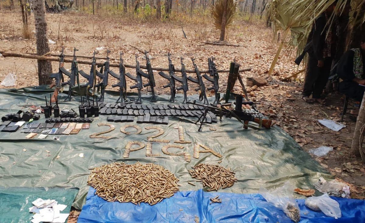Chaibasa: Security forces recovered weapons and ammunition hidden in the forest
