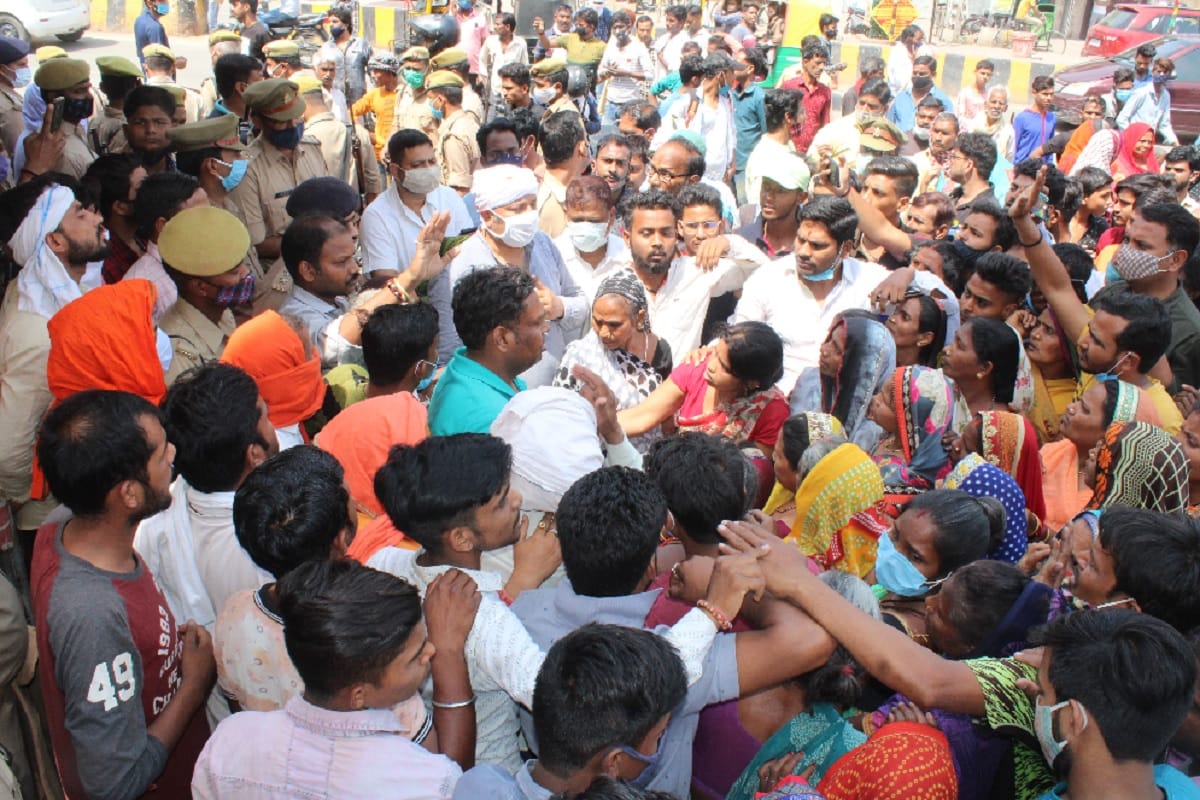 Murder in Varanasi: Outrage over the ruthless killing of fruit seller, Lanka shops closed in protest,