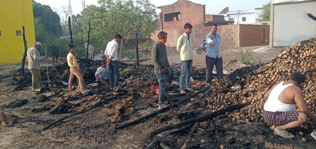 Vegetable market caught in fire, 10 shops burnt