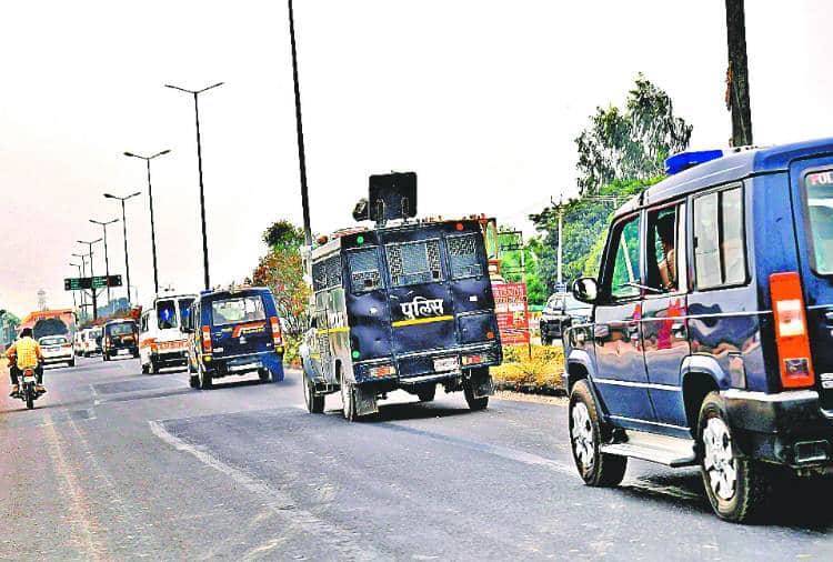 Mukhtar Ansari seen upset before shifting from Ropar Jail to Banda