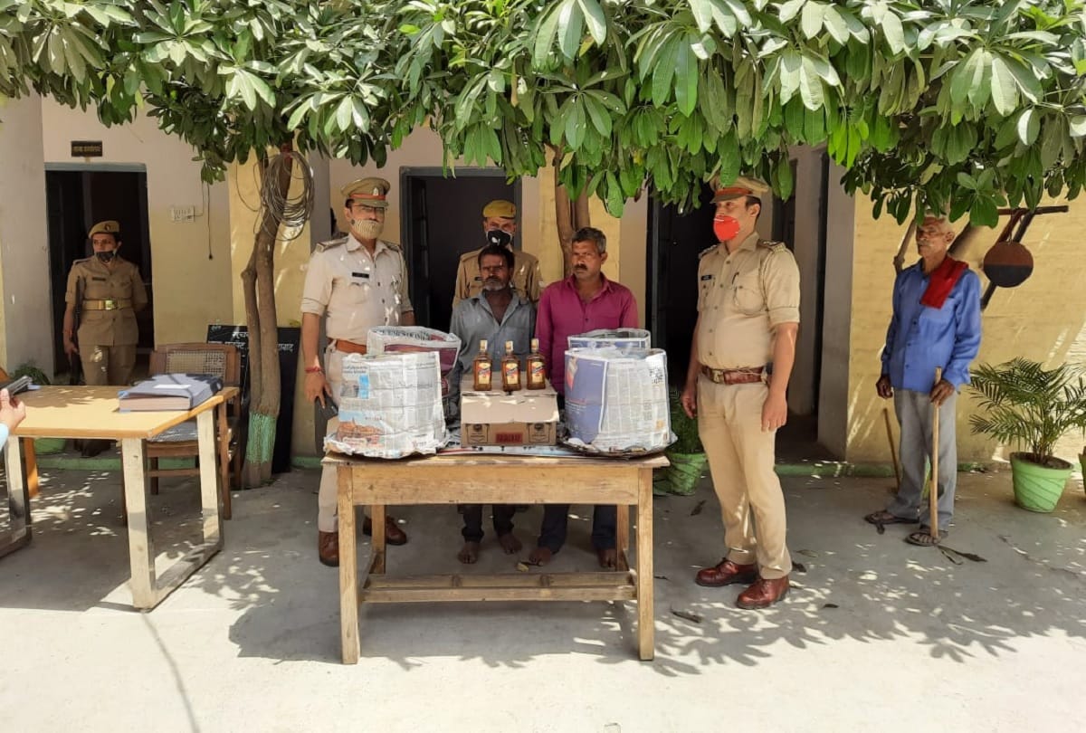 UP Panchayat Chunav man caught for distributing sweets to voters