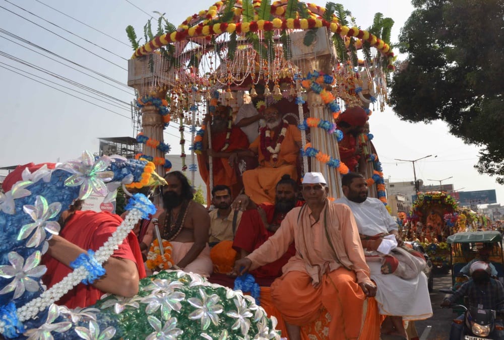 Haridwar Kumbh mela 2021: Shankaracharya Swami Swaroopanand Saraswati shobha yatra Amazing Photos
