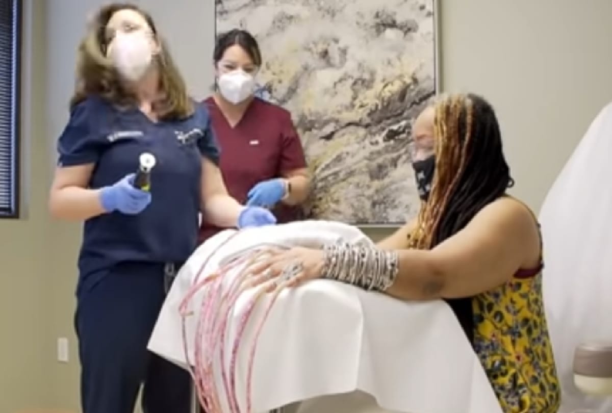 World's longest nail-keeping woman Ayanna cuts her nail Guinness worlds record shared the video