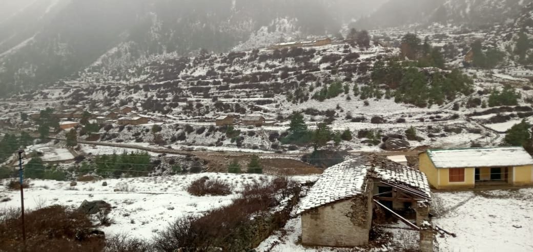Snowfall in Munsyari