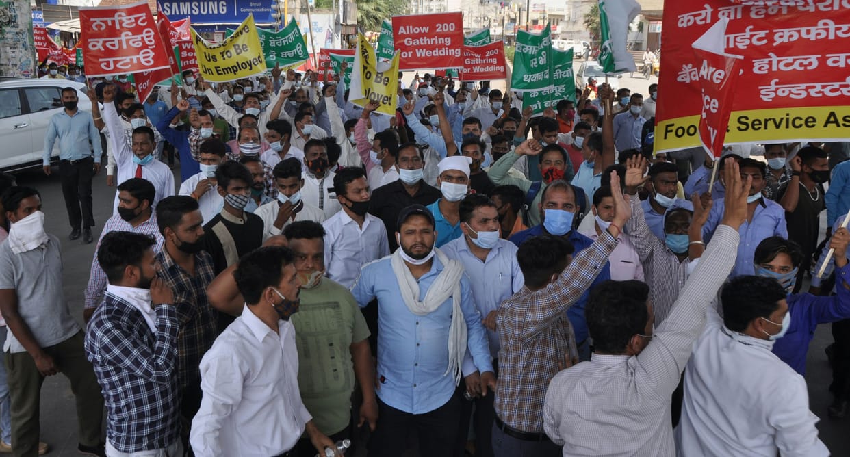 Workers protest against night cerfew in Zirakpur