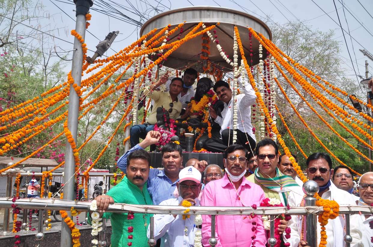 jhansi-celebtate the karmabai jainti.