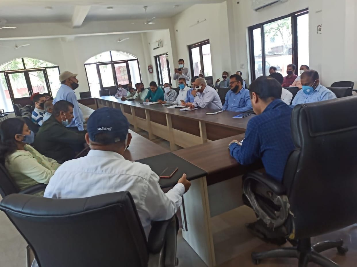 Explained the problems of electricity, water, hospital in block day